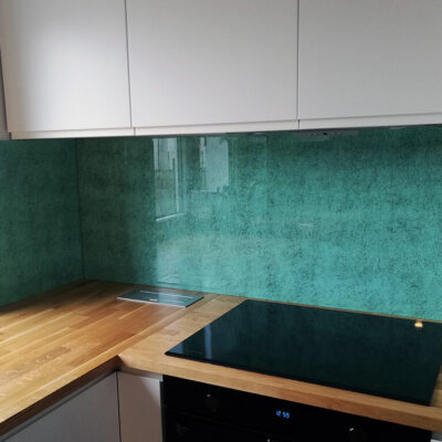 panel szklany do kuchni z grafiką przykład